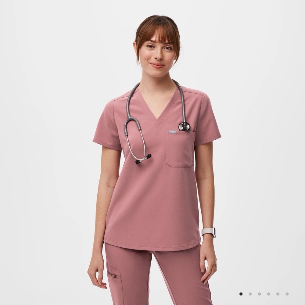 FIGS Catarina Top (XS) and Zamora Pants in mauve